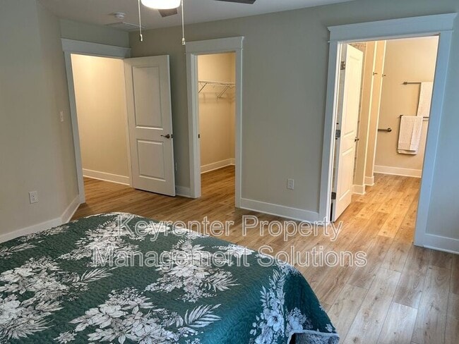 Building Photo - 185 Lindburgh Dr