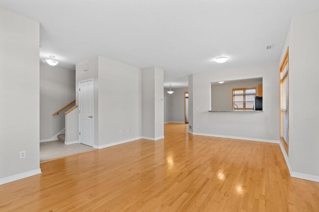 Building Photo - 731 Mercer St