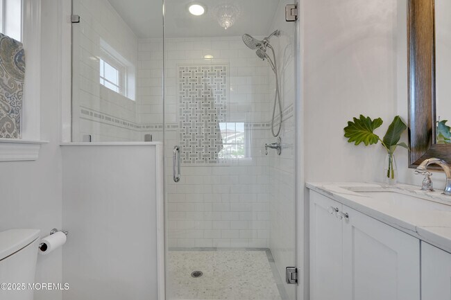 Building Photo - 229 1st Ave