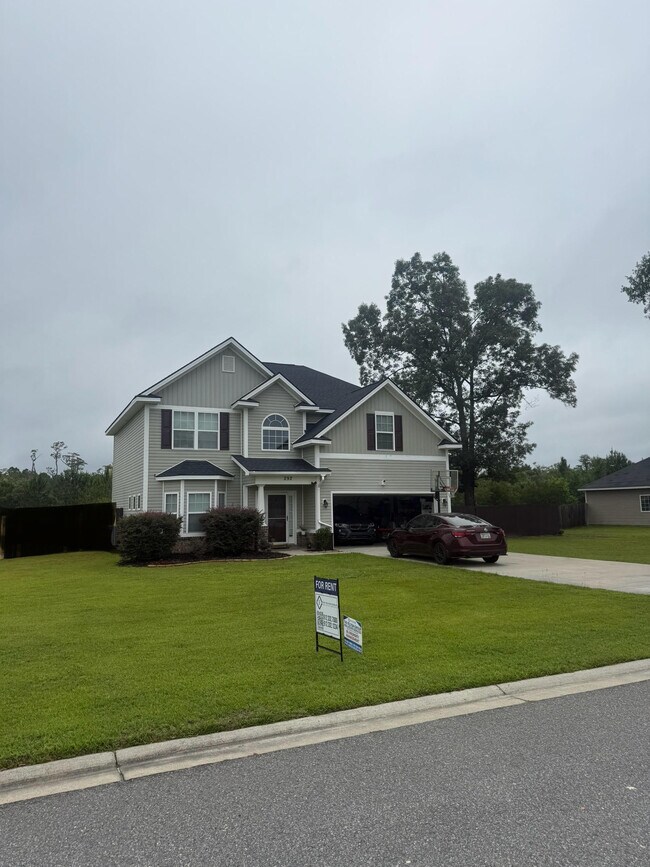 Primary Photo - 292 NE Highland Pony Way