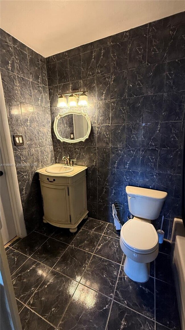 Building Photo - 7961 Orleans St