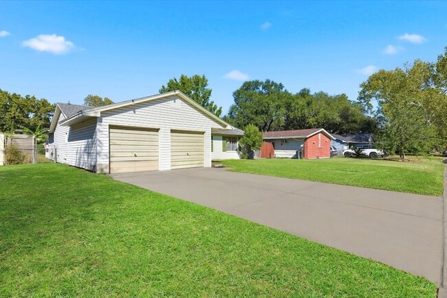 Building Photo - 7138 Mobud Dr