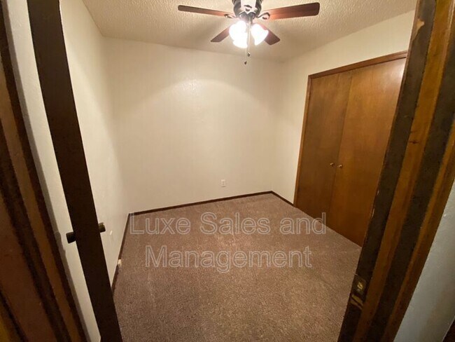 Building Photo - 7208 Kings Manor Ct