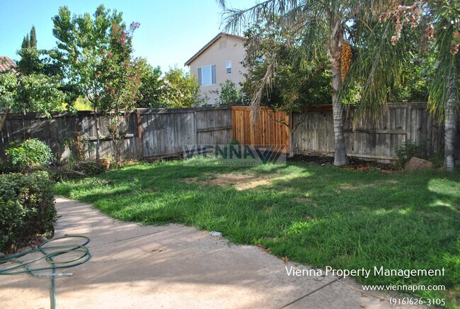 Building Photo - House for Rent in Natomas!