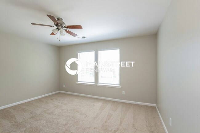 Building Photo - 3 Bedroom Pet-Friendly Home in Charlotte, NC with Main Street Renewal