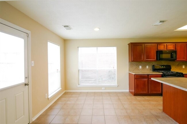 Building Photo - 20223 W Lakebridge Ln
