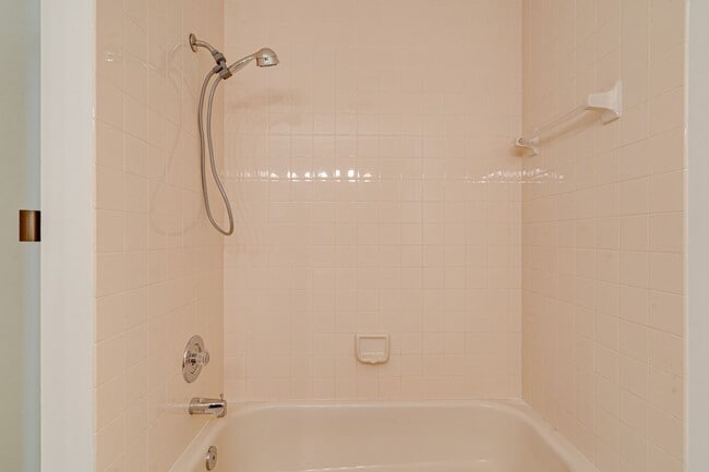 Building Photo - Luxurious 3 Bedroom Oasis with Pool and Beach Access AVAILABLE NOW!