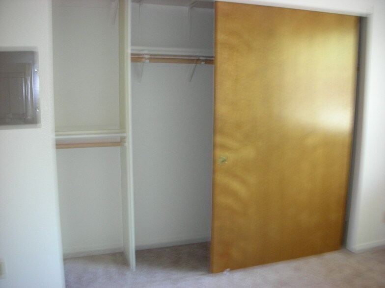 Building Photo - 830 Mission Sierra Ct