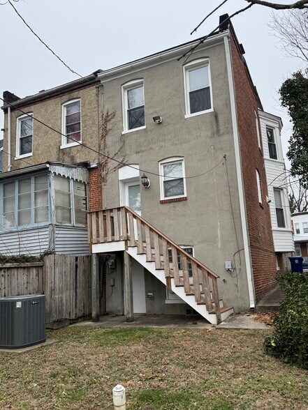 Building Photo - 414 S Augusta Ave