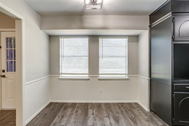 Building Photo - 317 NW Suzanne Terrace