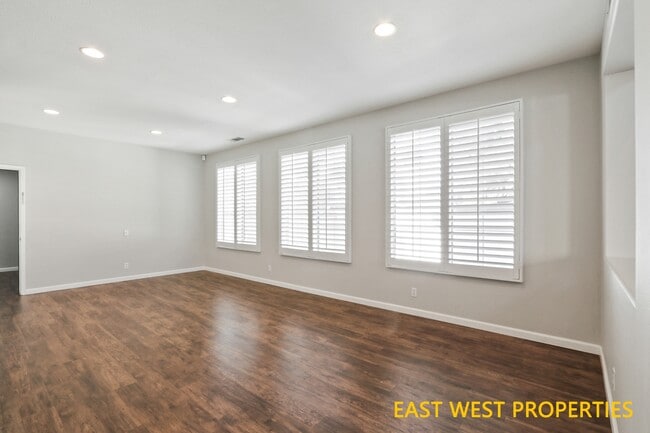 Building Photo - 2945 Schwendeman Ave