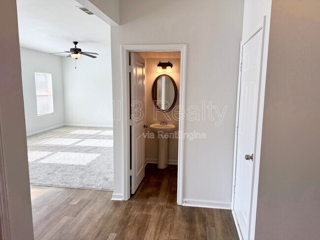 Building Photo - 6107 Heisler St