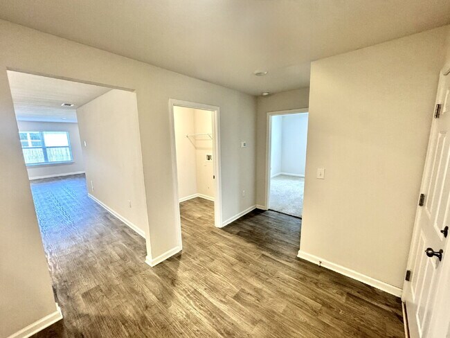 Building Photo - New rental in Brighton Oaks! Conveniently located off Hwy 231, this community conveniently close ...