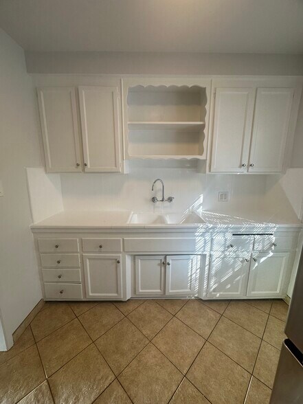 Building Photo - 8366 Blackburn Ave