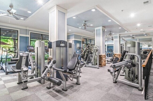 Building Photo - 1740 Century Cir NE