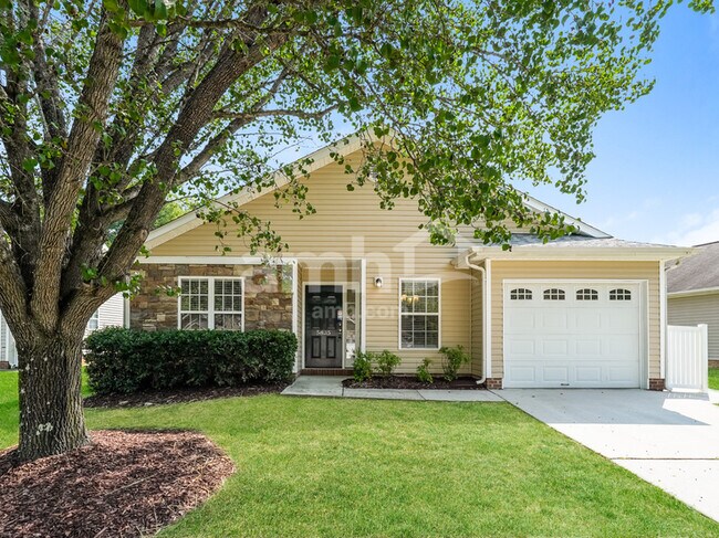 Primary Photo - 5835 Regent Village Dr