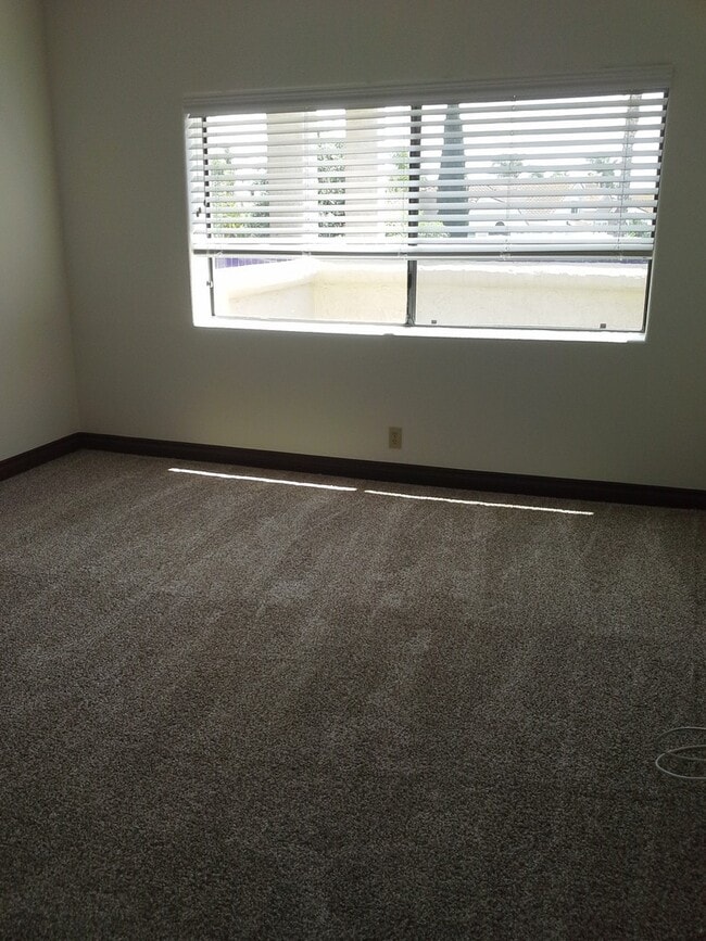 Building Photo - Terrific 1Br/1.5Ba Condo in Gated Masters Hill W/ Golf Course Views