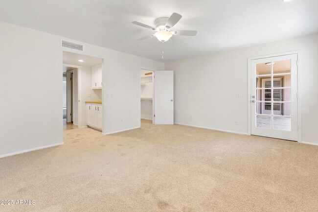 Building Photo - 417 W Mission Dr