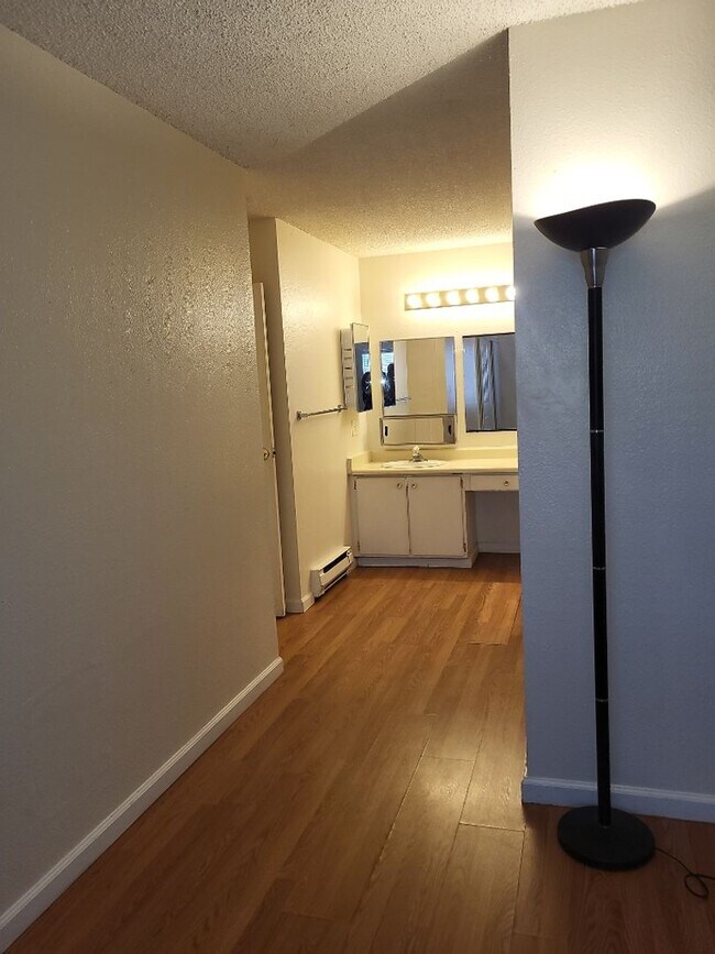 Building Photo - 2410 Tripp Dr