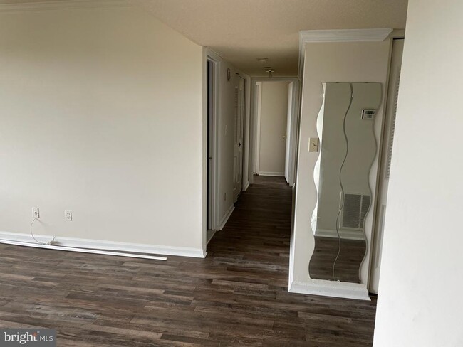 Building Photo - 3713 S George Mason Dr