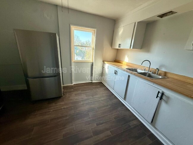 Building Photo - 900 Polk St