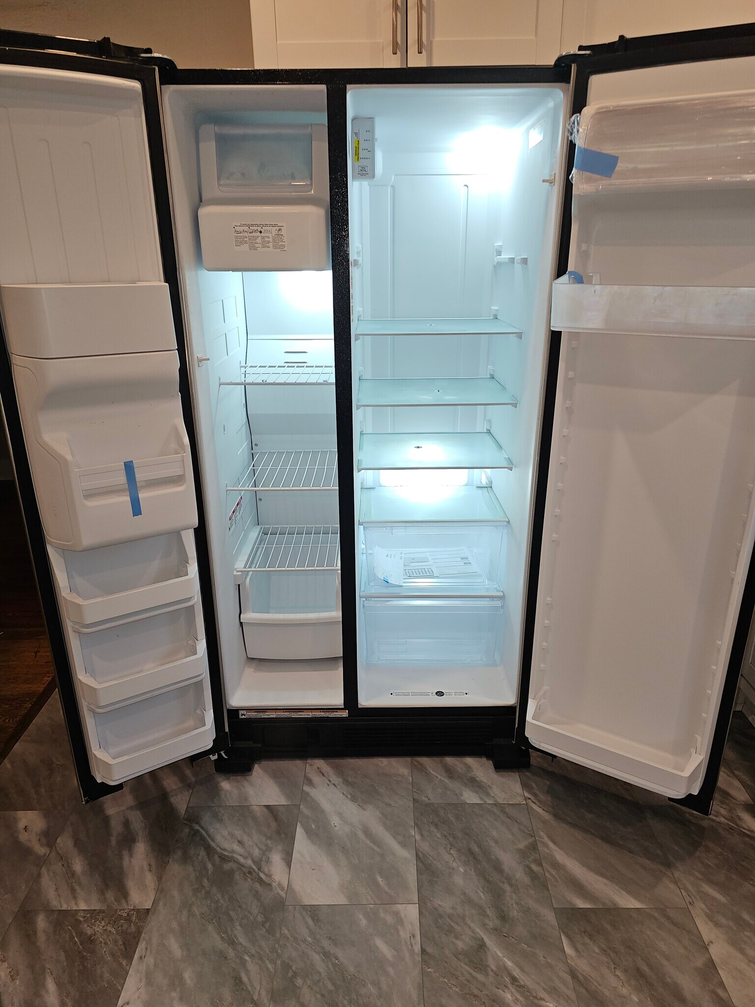 HUGE new fridge - 131 E Park Ave