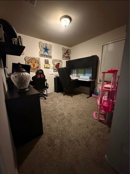 Building Photo - 14233 Escalera Dr