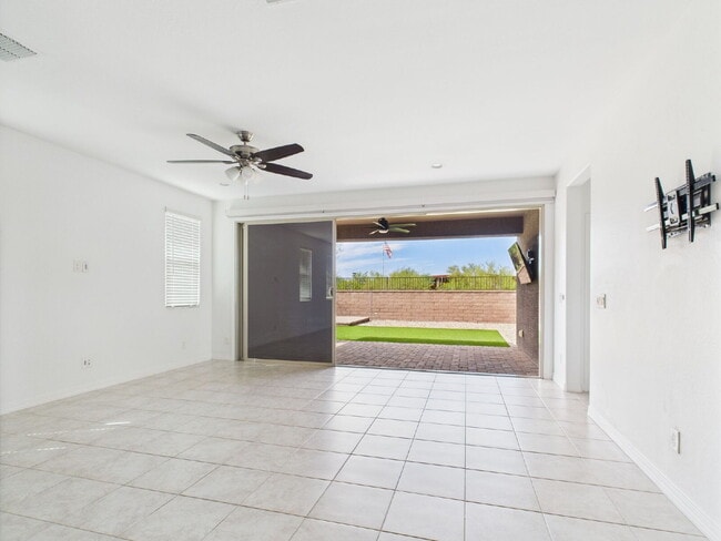 Building Photo - Resort Style Living in Estrella Mountain Ranch