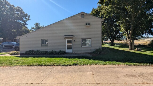 Building Photo - MN Cedar Village (797)