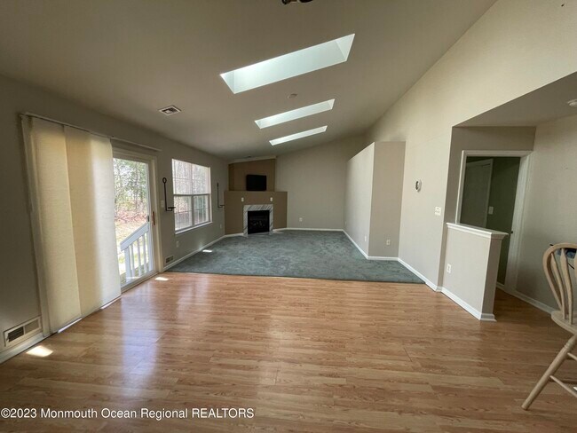 Building Photo - 48 Timberline Dr