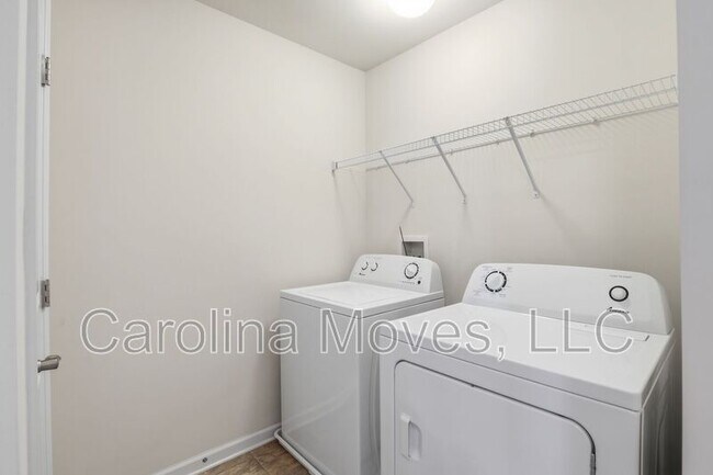 Building Photo - 126 Middleby Way