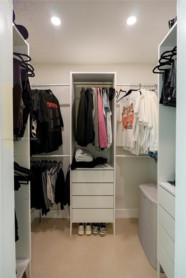 Building Photo - 7548 Adventure Ave