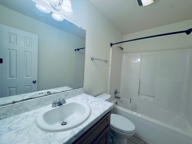 Building Photo - 1ST MONTH RENT HALF OFF