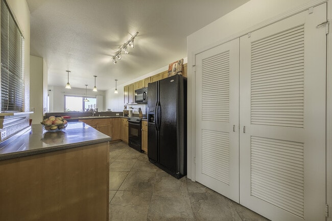 Building Photo - Beautiful Ocean View Home in Makakilo