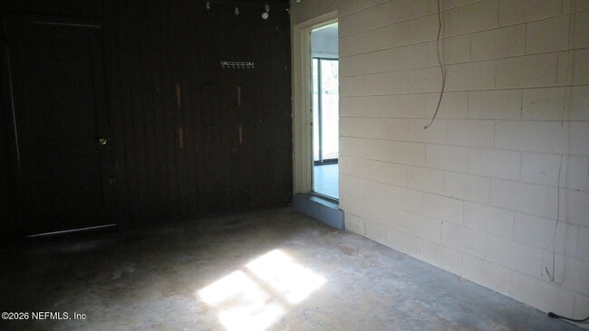 Building Photo - 7508 Dalehurst Dr S