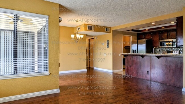 Building Photo - 7113 Apricot Dr