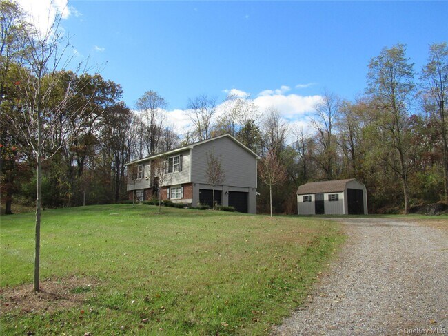 Building Photo - 63 River Rd