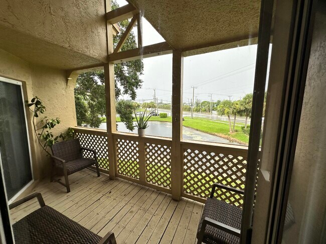 Building Photo - 4863 Via Palm Lakes