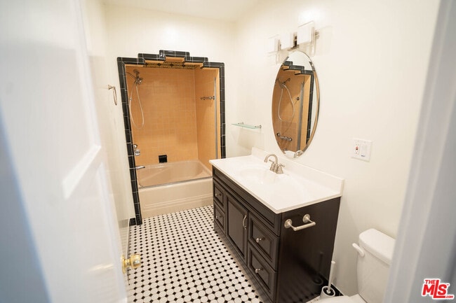 Building Photo - 1212 S La Jolla Ave