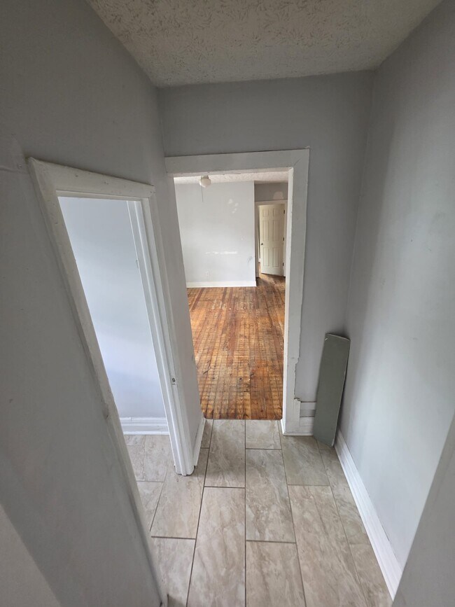 Building Photo - 364 Glenwood Ave