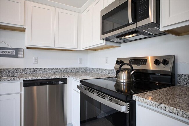 Building Photo - 3337 VERSARA Dr
