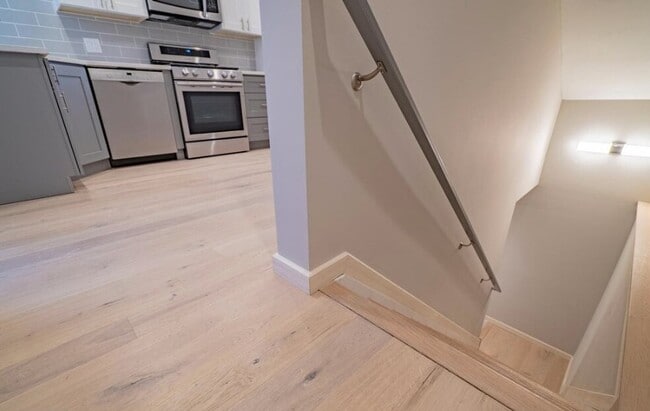 Building Photo - 2142 W Master St