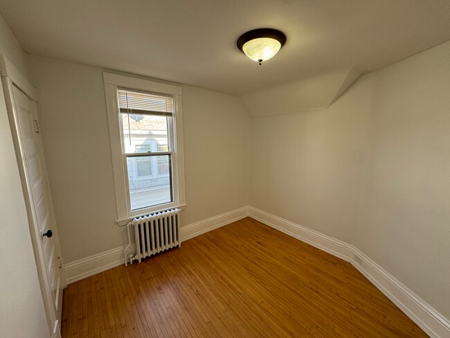 Building Photo - 1826 Pierce St NE