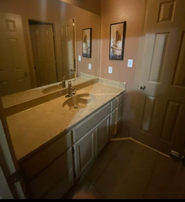 Building Photo - 682 Alto Bonito St