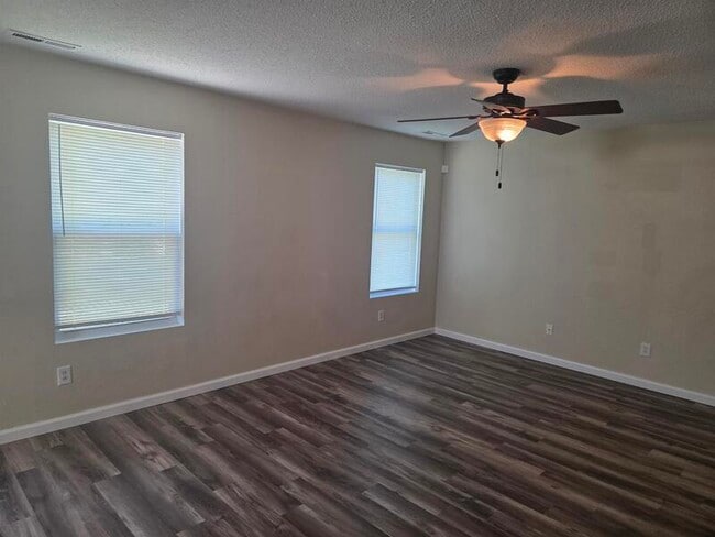 Building Photo - 5604 Rambling Dr