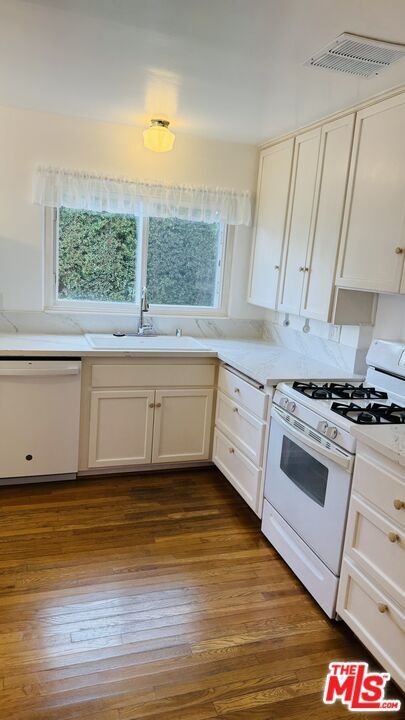 Building Photo - 6633 W 87th Pl