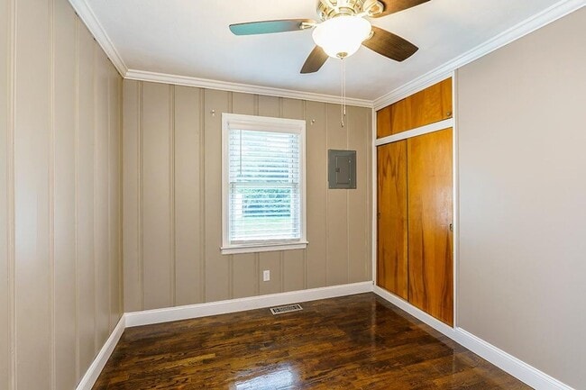 Building Photo - Charming 3 bedroom 2 bath home in Southland neighborhood!