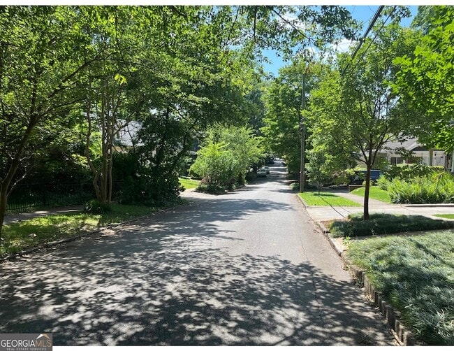 Building Photo - 806 Briarcliff Rd NE