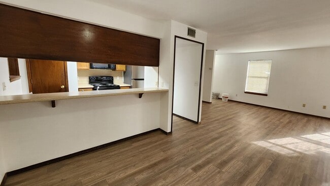 Building Photo - 2 Bed 2 bath apartment in OKC!