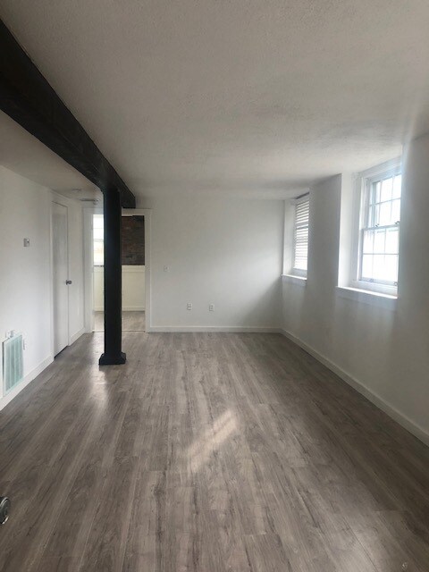 Building Photo - 40 Web Ave